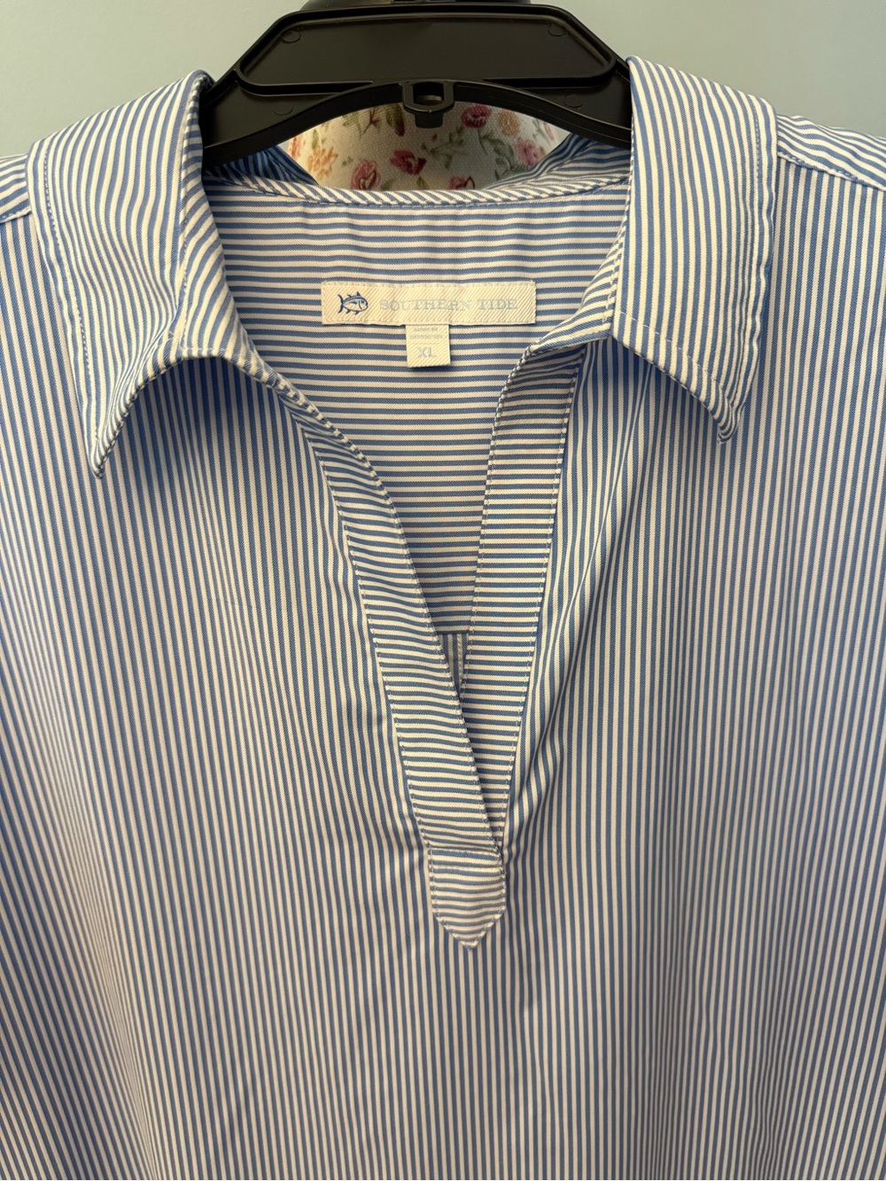 Southern Tide blue & white striped shirt dress split neckline and side pockets - Picture 3 of 6